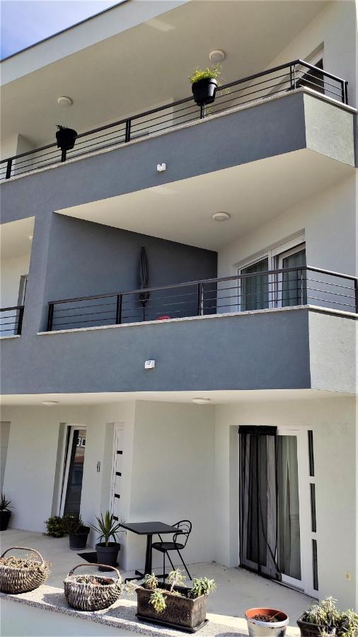 Luxury Apartment Pape Baška Voda Buitenkant foto