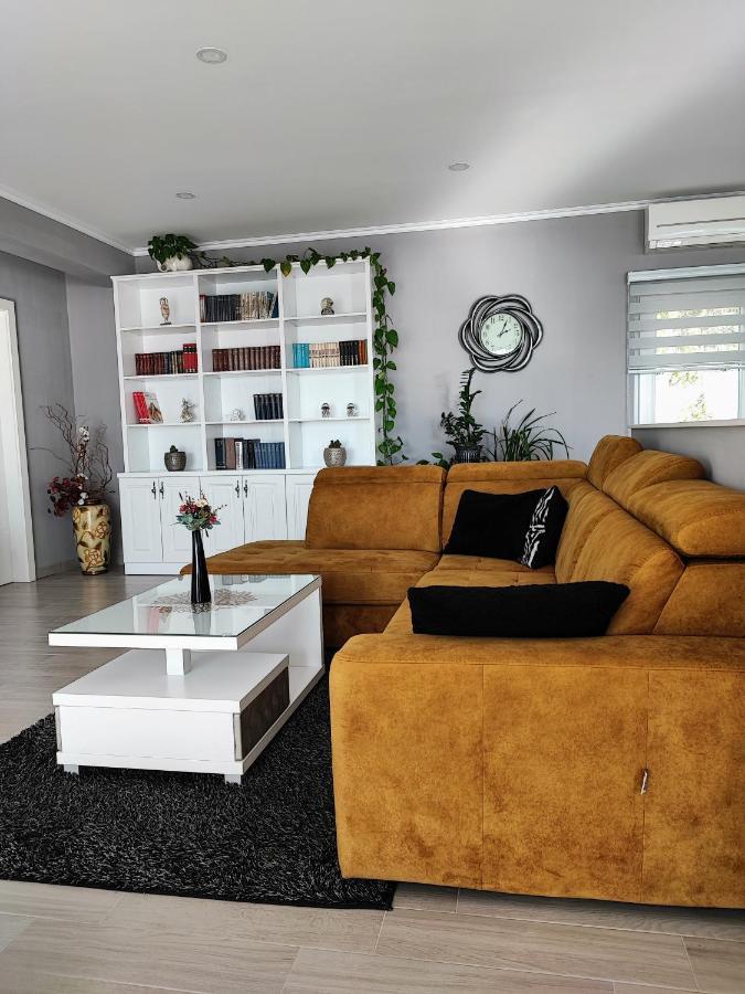 Luxury Apartment Pape Baška Voda Buitenkant foto