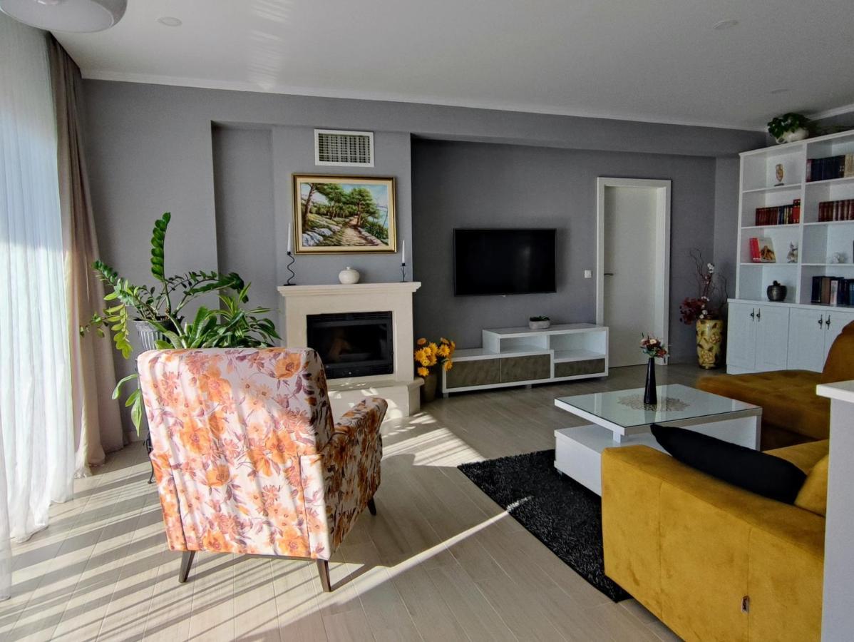 Luxury Apartment Pape Baška Voda Buitenkant foto