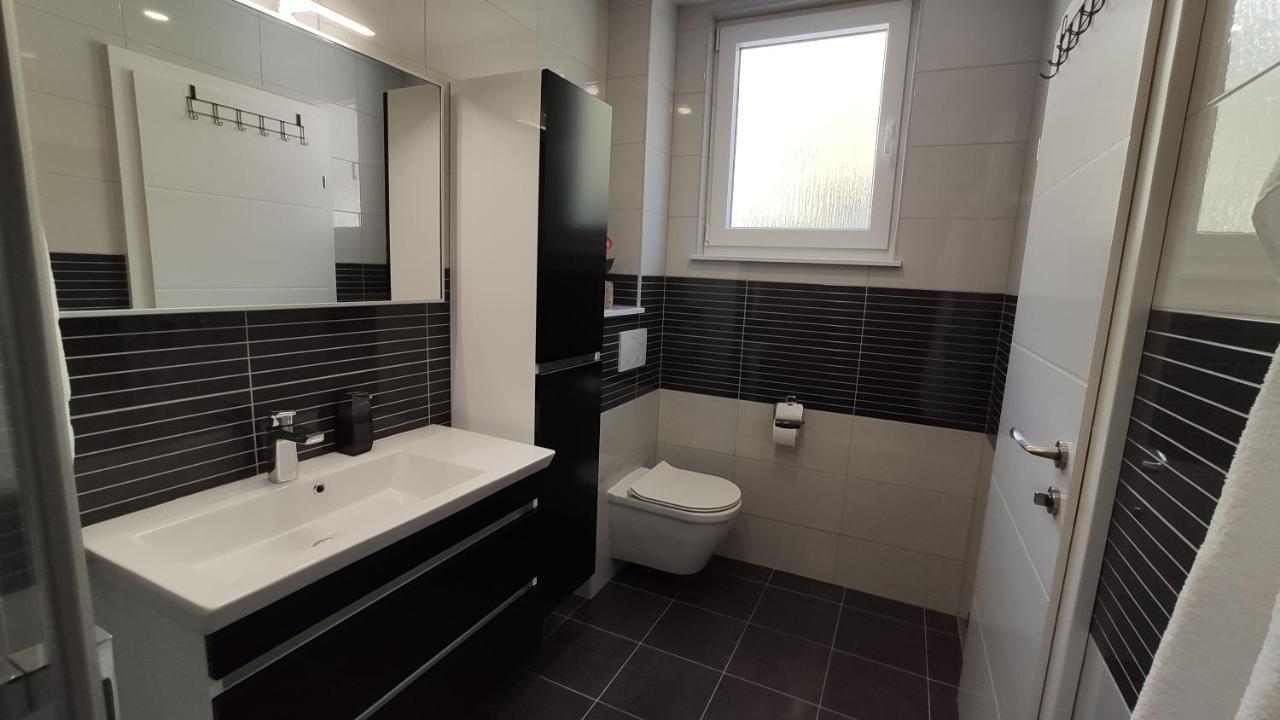 Luxury Apartment Pape Baška Voda Buitenkant foto